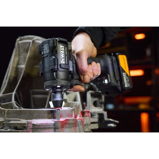 Cheie de impact compactă, cu motor fără perii, 1/2" cu pin de blocare, DEWALT® x McLaren F1 Team 18V XR® Ediție Specială – 2 x 5,0Ah Dewalt - imagine 6