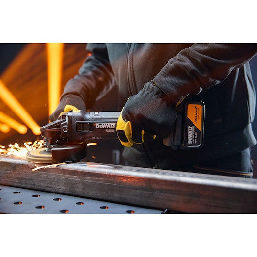 Set 2 unelte DEWALT® x McLaren F1 Team 18V XR® Ediție Specială: cheie de impact cu cuplu mare și polizor unghiular – 2 x acumulator 5Ah Dewalt - imagine 8