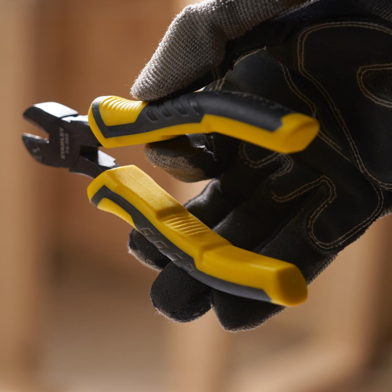 CLESTE DYNAGRIP CU TAIERE IN DIAGONALA Stanley - imagine 4